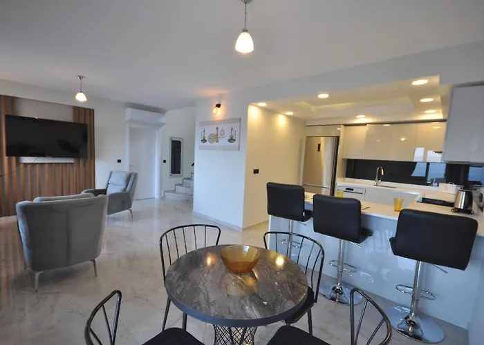 Esteban Oezel Plajli *