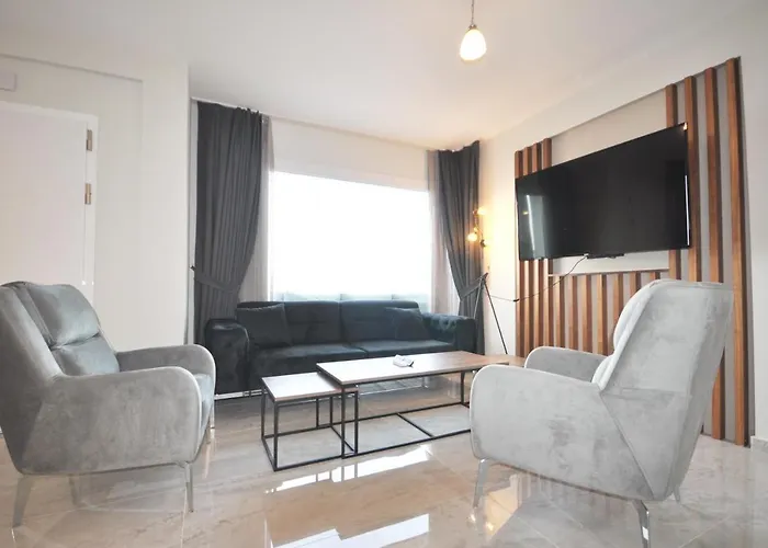 Esteban Oezel Plajli Apartment