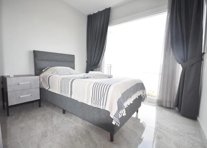 Esteban Oezel Plajli