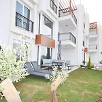 Apartment Esteban Oezel Plajli *