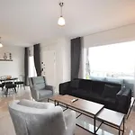 Esteban Oezel Plajli Apartamento