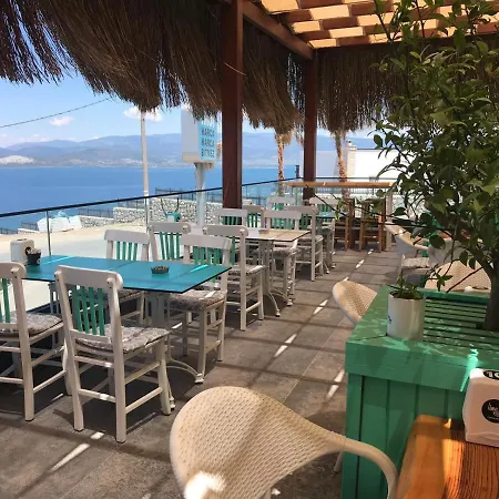 公寓 Esteban Oezel Plajli *