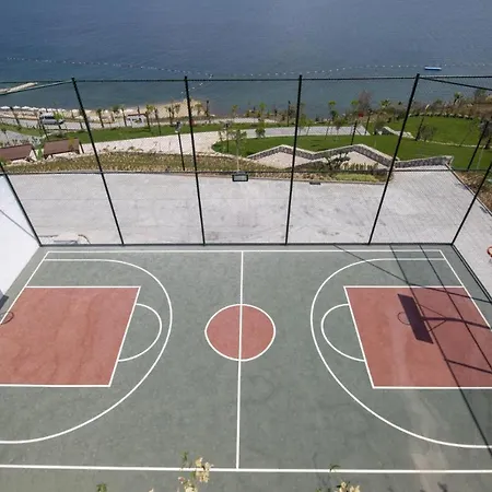 公寓 Esteban Oezel Plajli *