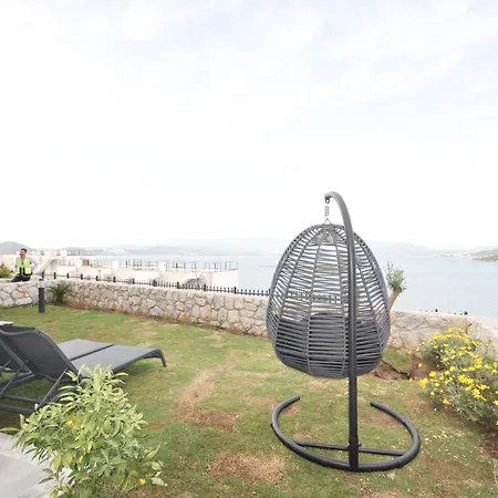 Esteban Oezel Plajli Lägenhet