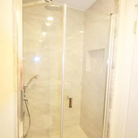 Esteban Oezel Plajli Apartment