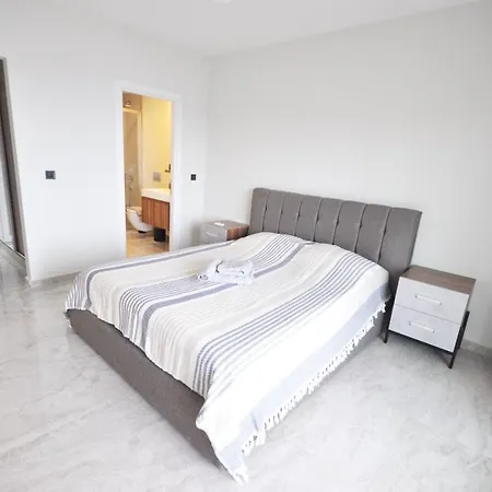 Esteban Oezel Plajli * 博阿齐奇