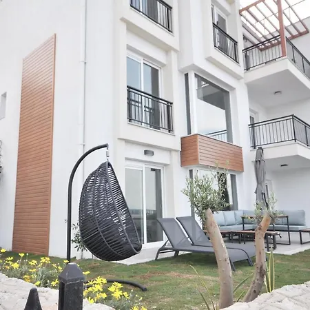 Esteban Oezel Plajli 公寓 *